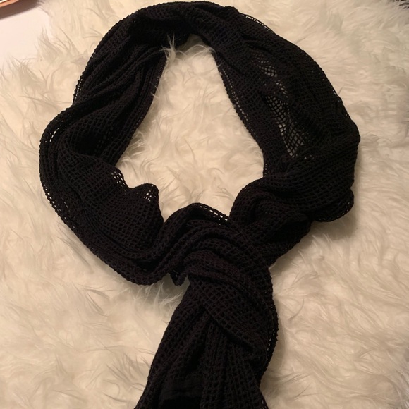 Accessories - Woven fishnet scarf Accessories - Woven fishnet scarf